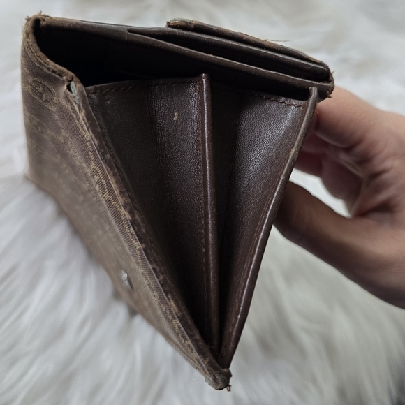 Gucci Vintage Brown and Tan Monogram Long Wallet - Picture 14 of 17